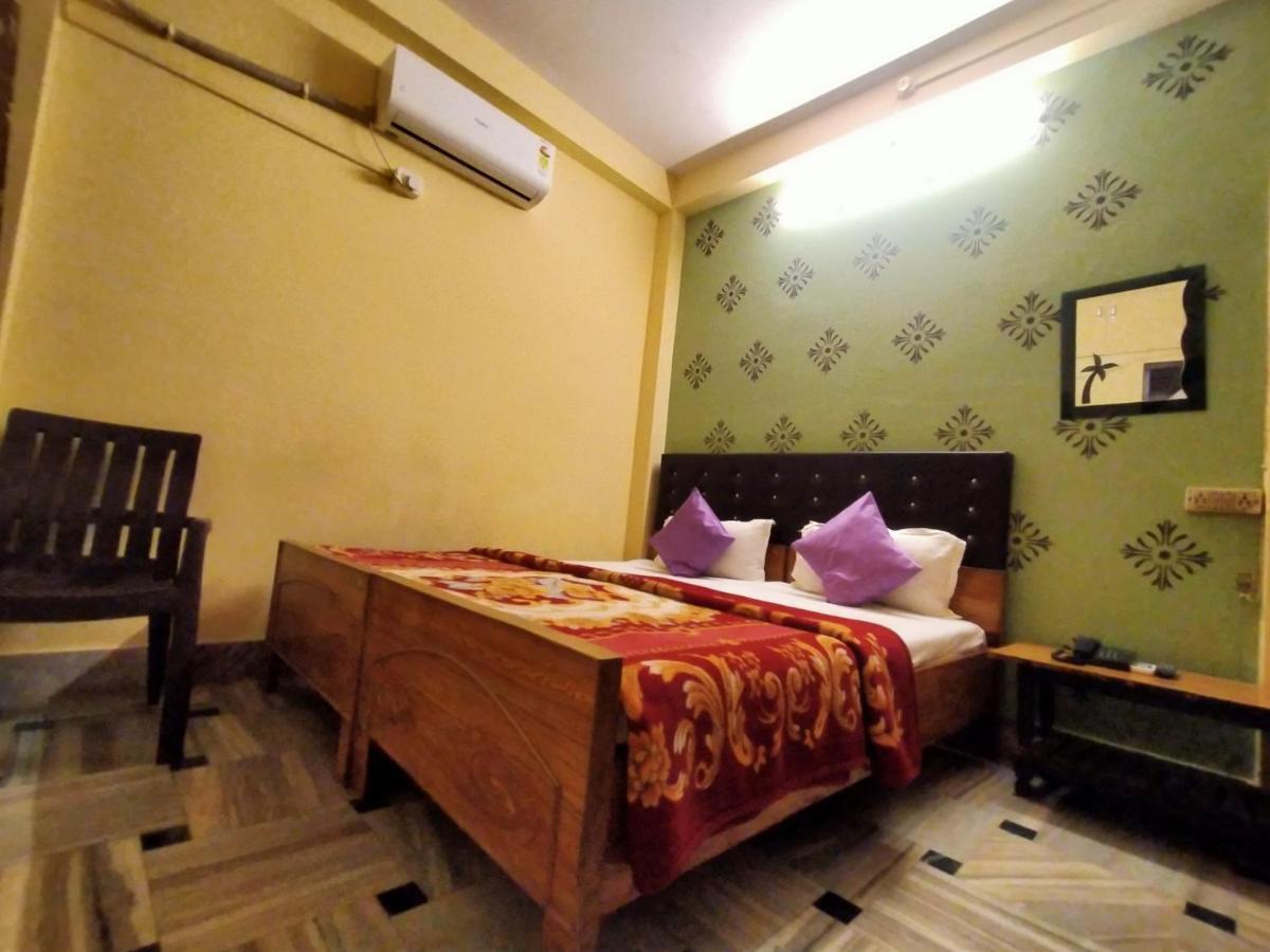 Hotel Aakash Ganga Varanasi Dış mekan fotoğraf