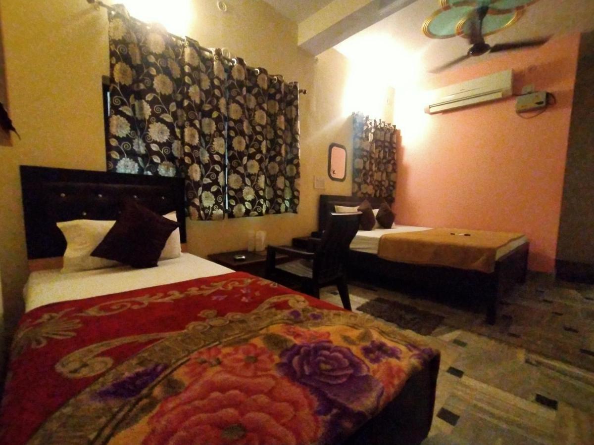 Hotel Aakash Ganga Varanasi Dış mekan fotoğraf