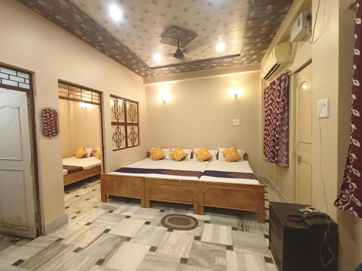 Hotel Aakash Ganga Varanasi Dış mekan fotoğraf